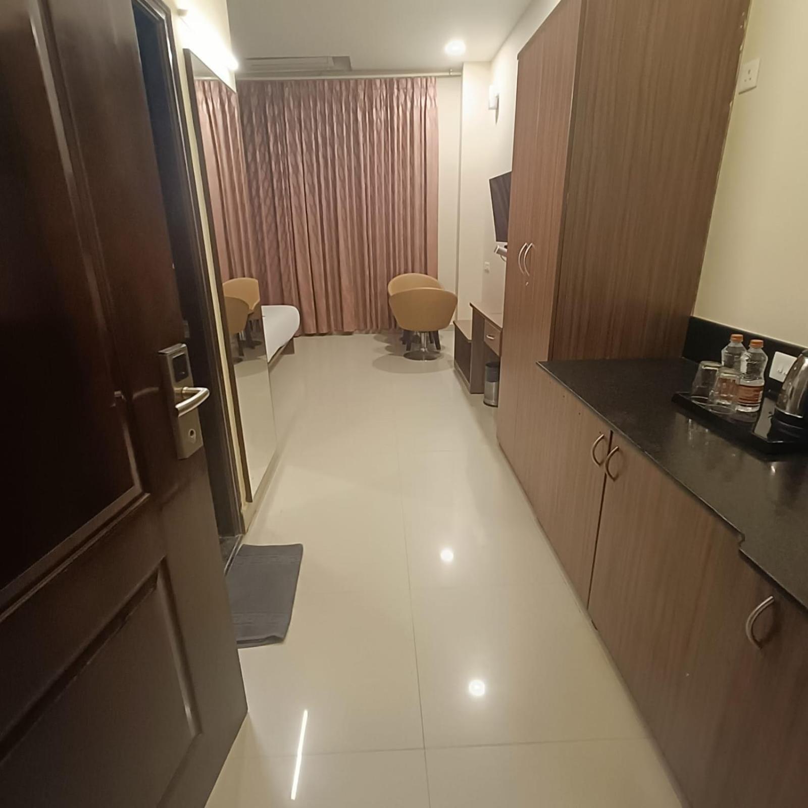 Astra Hotels & Suites Whitefield Near To Nallurahalli Metro Station And Ktpo Bangalore Dış mekan fotoğraf
