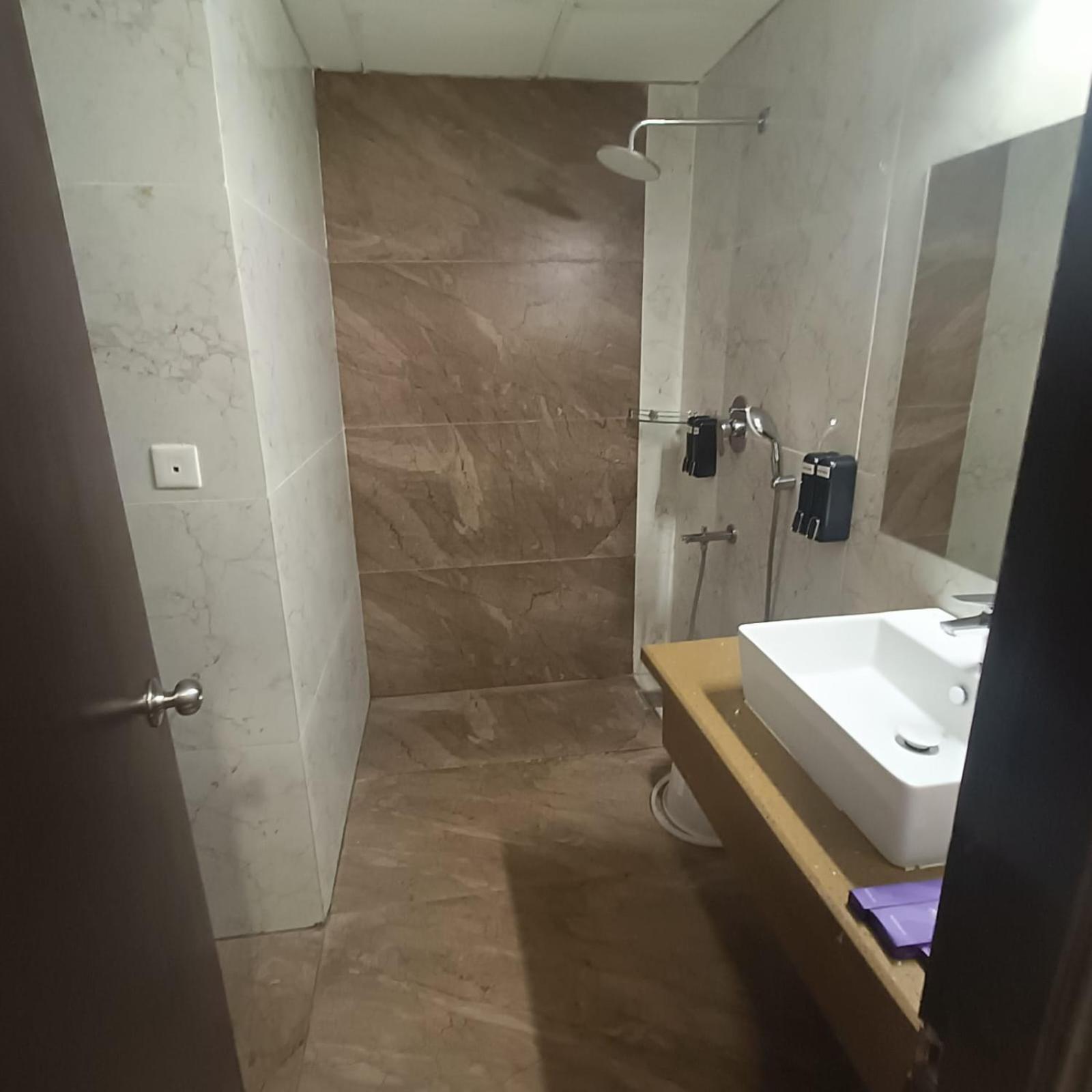 Astra Hotels & Suites Whitefield Near To Nallurahalli Metro Station And Ktpo Bangalore Dış mekan fotoğraf